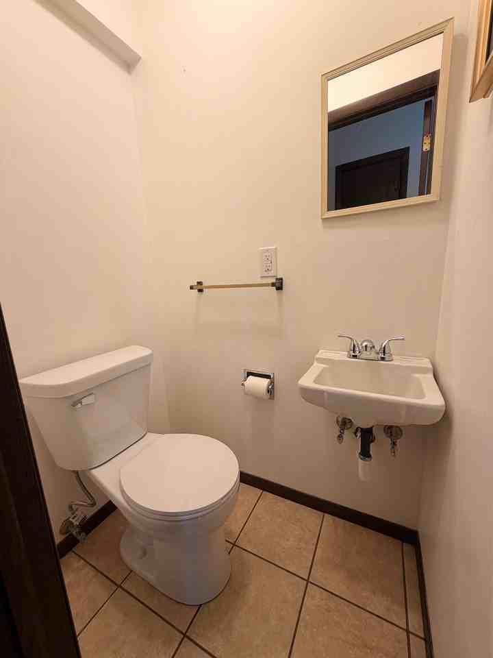 900 5th St #2 - Photo 4 of 14