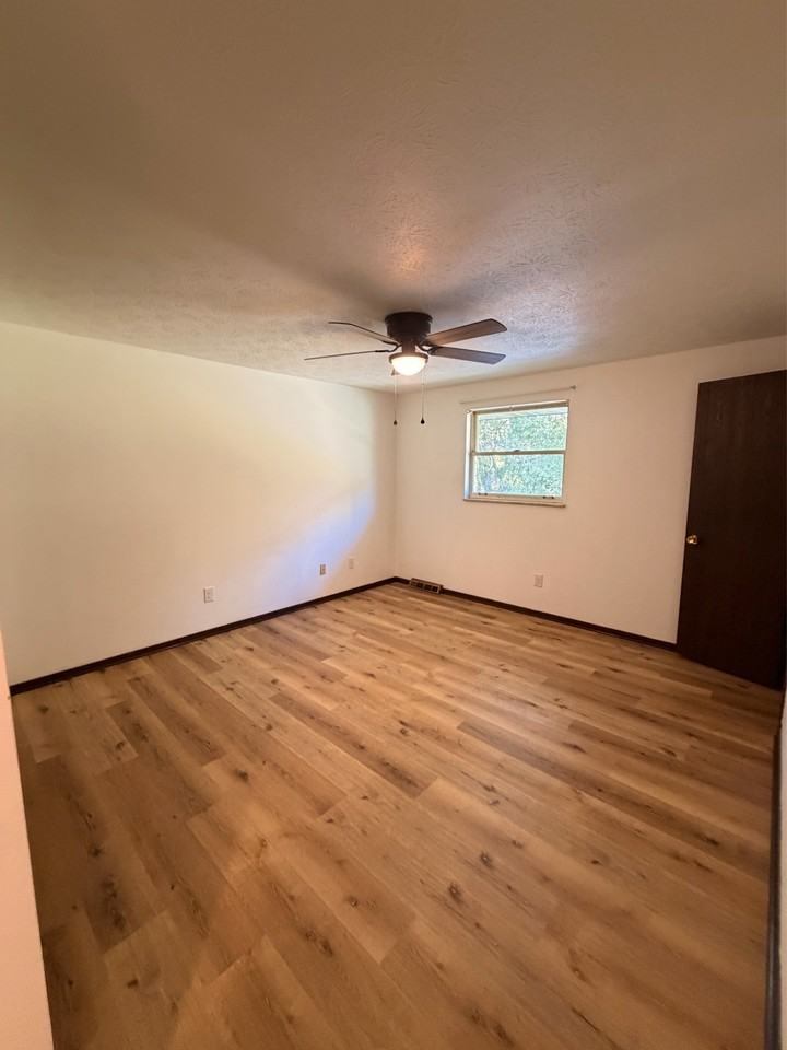 900 5th St #2 - Photo 6 of 14