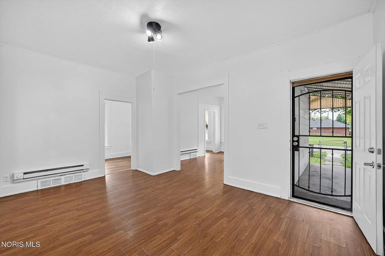 2938 Chase St #1 - Photo 6 of 22