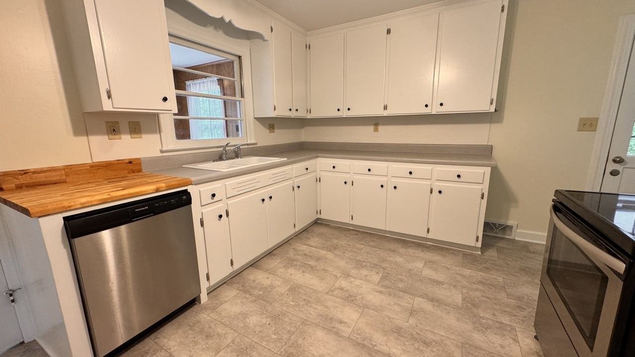 Brookdale Dr #1 - Photo 6 of 8