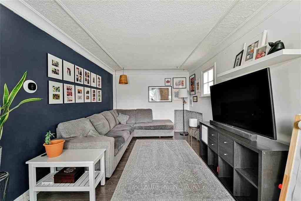 371 Mckay Ave - Photo 4 of 20