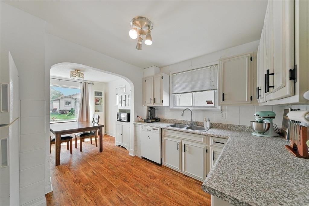 371 Mckay Ave - Photo 7 of 20