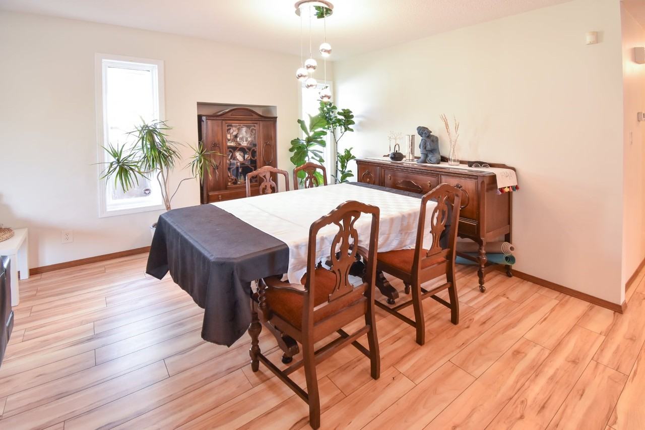 123 Meredith Bay - Photo 2 of 12