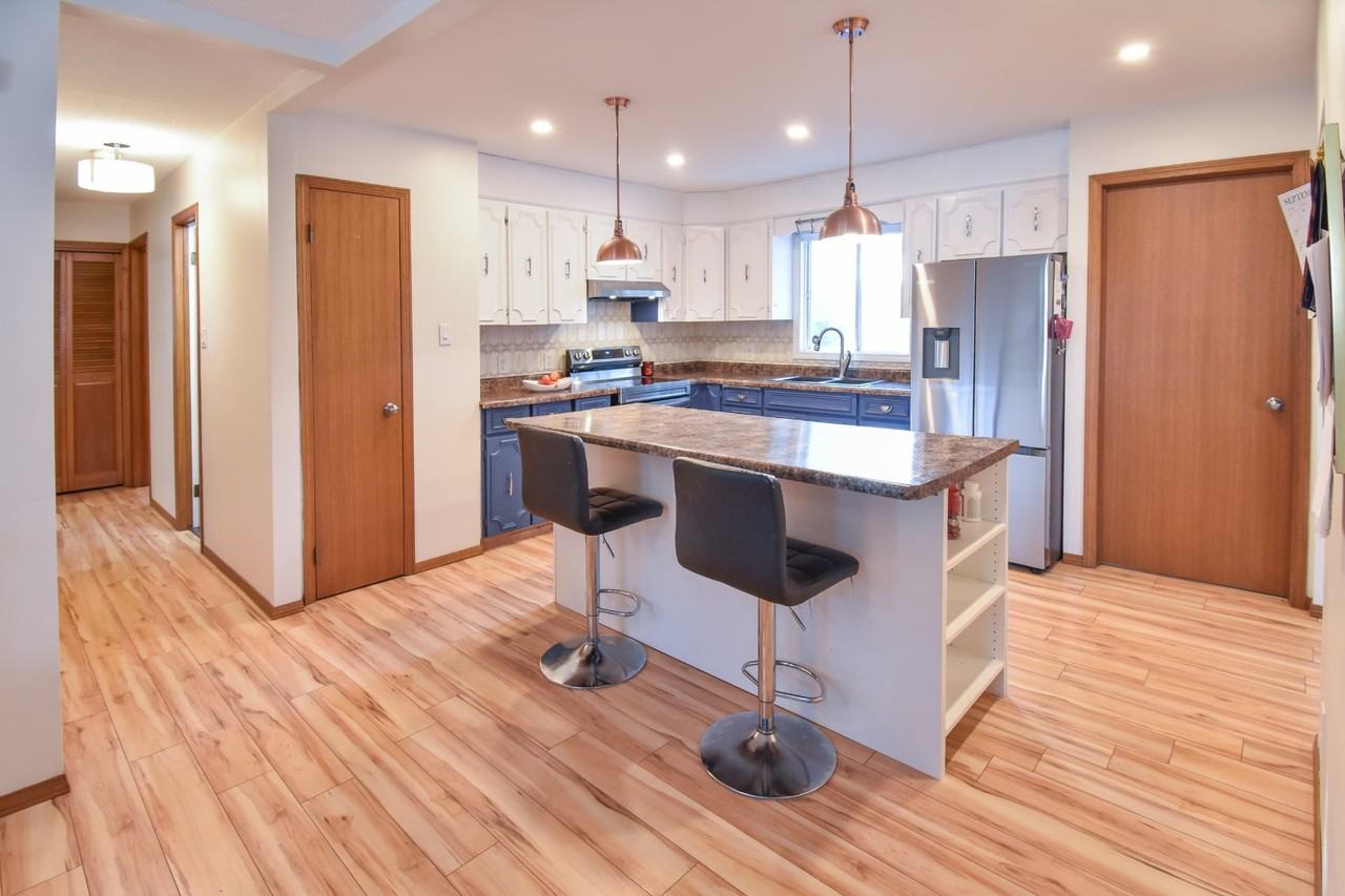 123 Meredith Bay - Photo 5 of 12