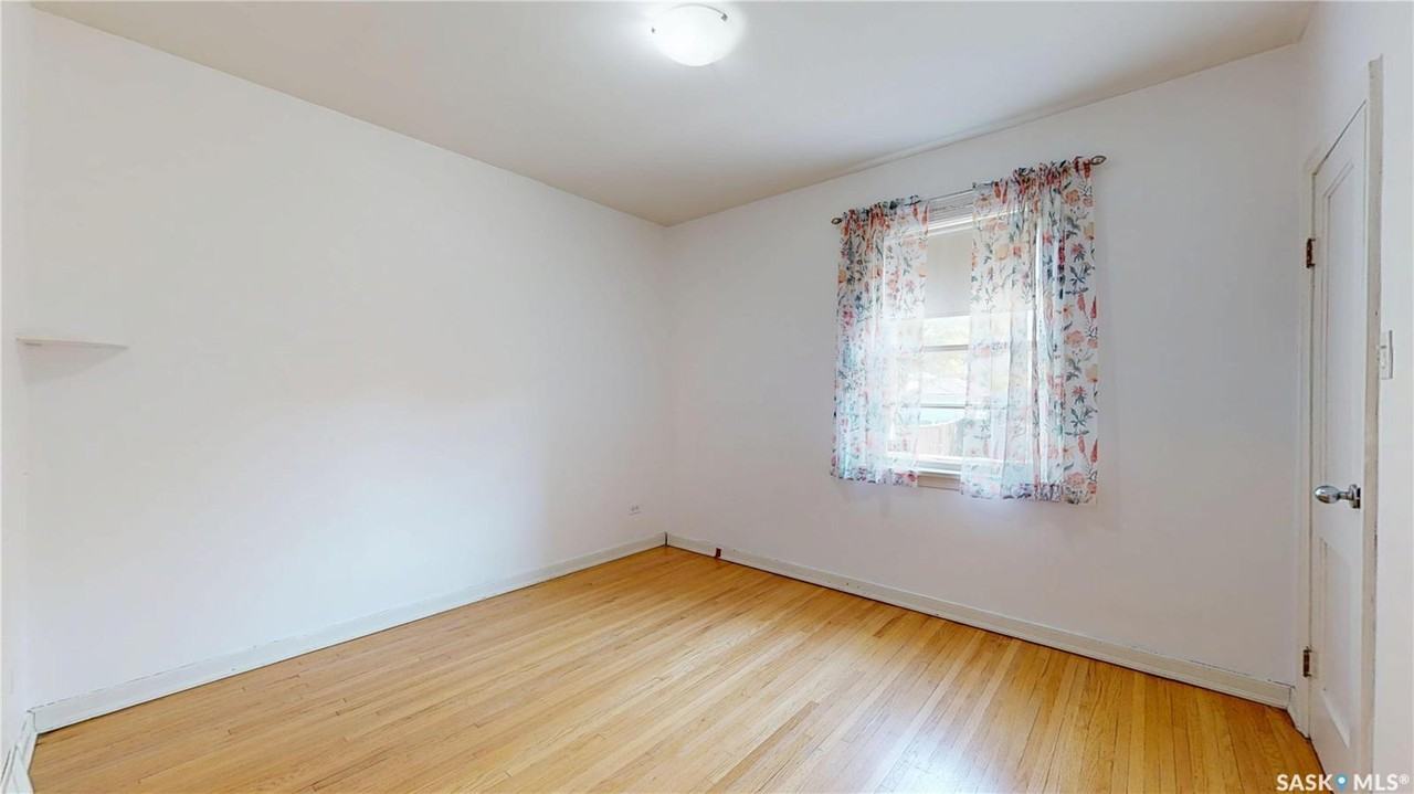 2555 Elliott St - Photo 7 of 21