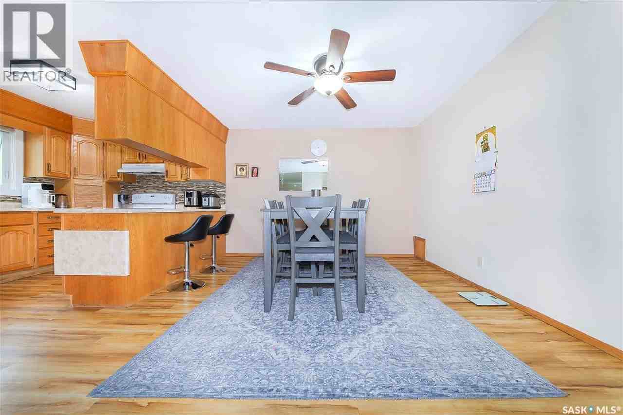 3140 Louise St - Photo 4 of 18