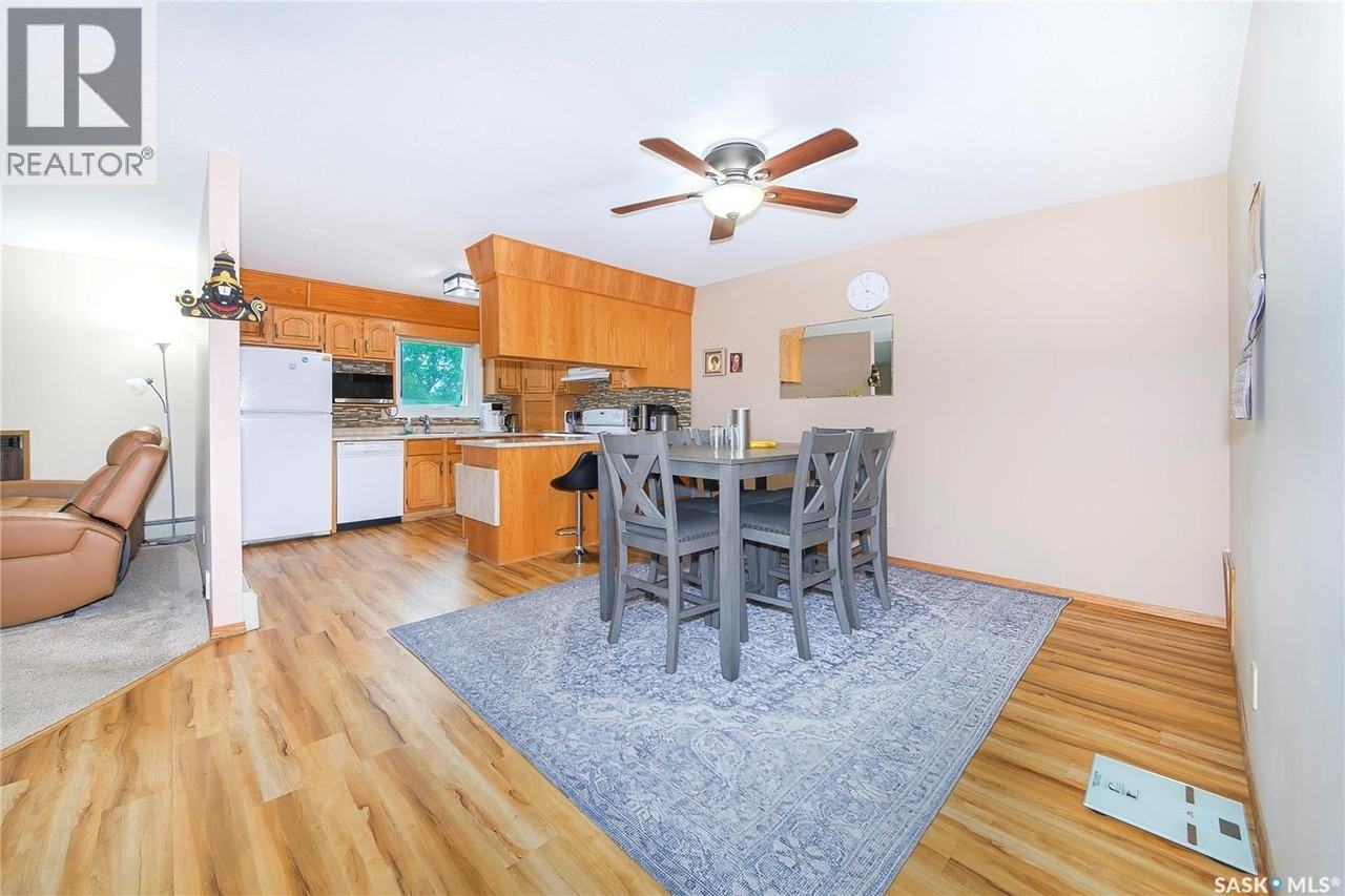 3140 Louise St - Photo 5 of 18