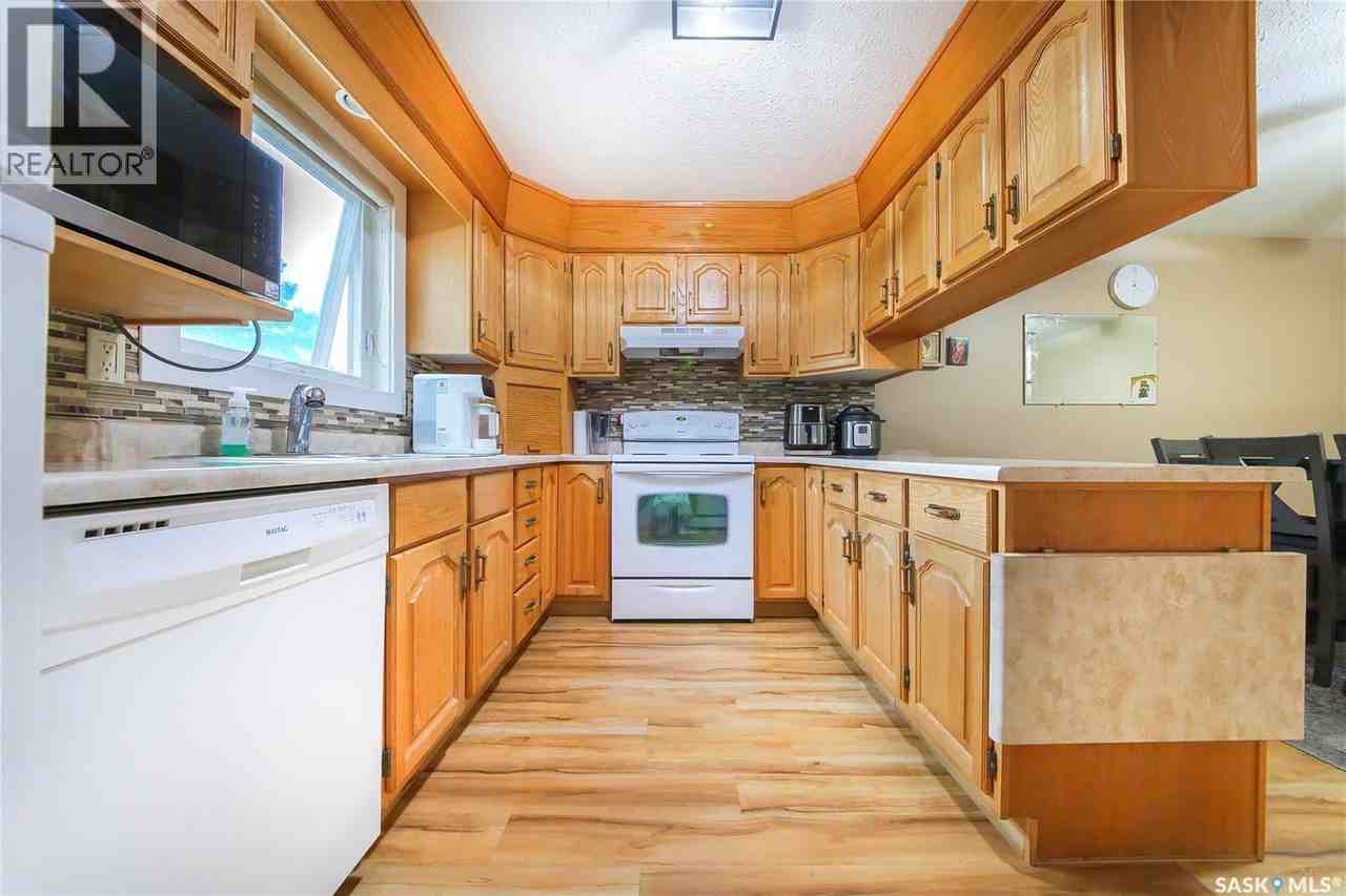 3140 Louise St - Photo 6 of 18