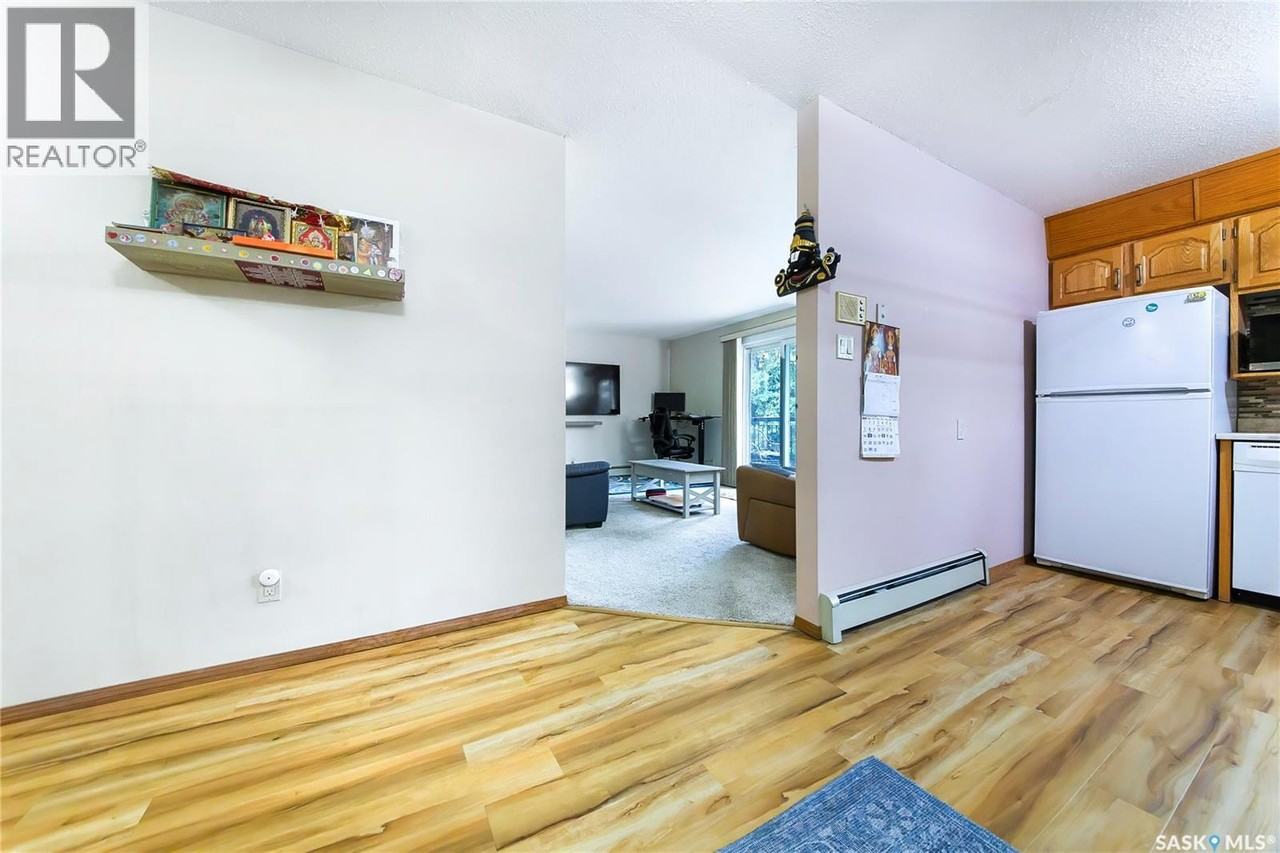 3140 Louise St - Photo 7 of 18