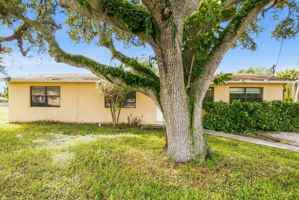 featured image of 4620 Sw 23rd St