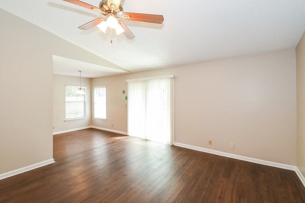 12772 Clear Springs Dr - Photo 3 of 16