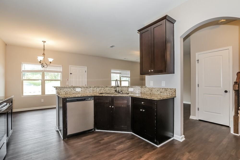 116 Rankin Cir - Photo 6 of 17