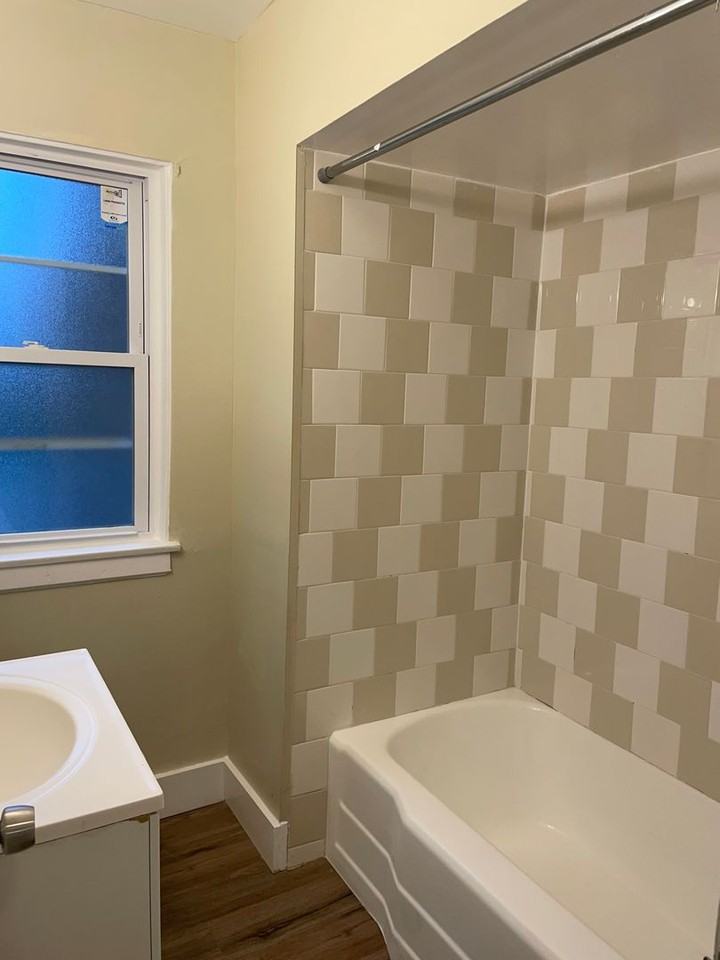 Beautiful apartment in Belmont Cragin - Photo 7 of 19