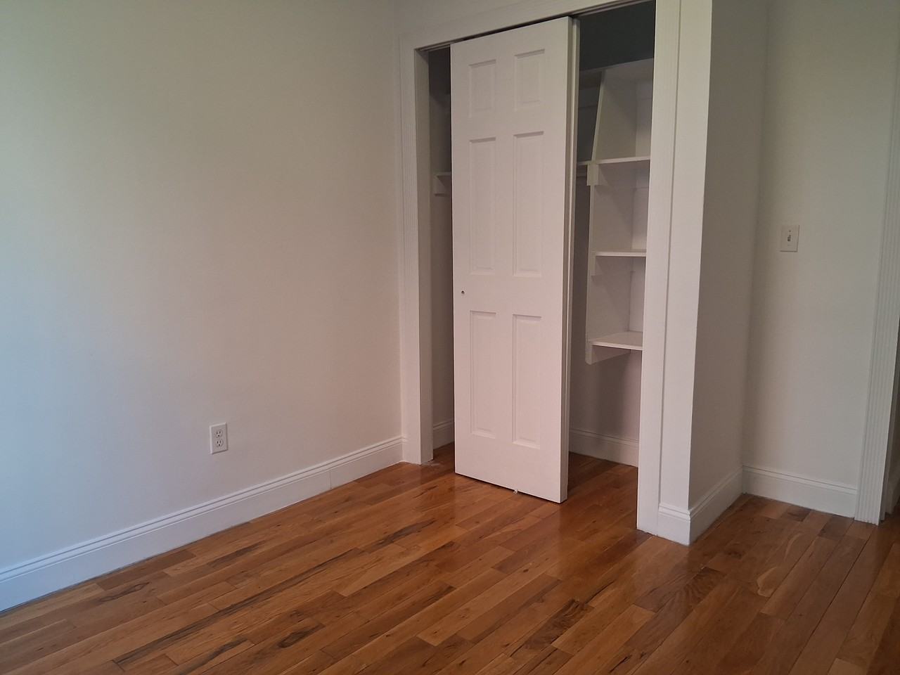 Arden St & Nagle Ave #303 - Photo 3 of 9