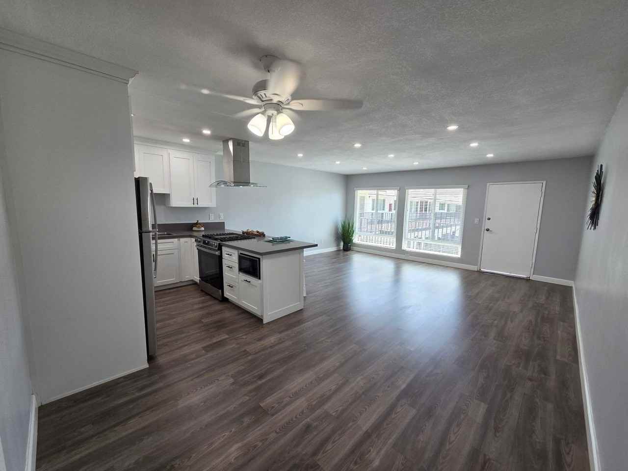 Welcome to Islandia Apartments - Photo 3 of 37