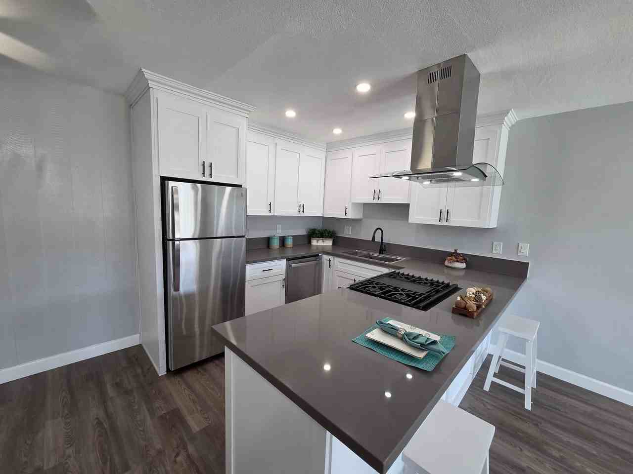 Welcome to Islandia Apartments - Photo 5 of 37