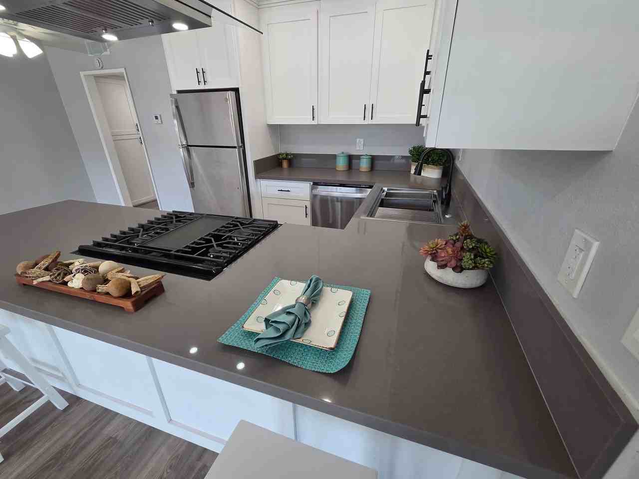 Welcome to Islandia Apartments - Photo 6 of 37