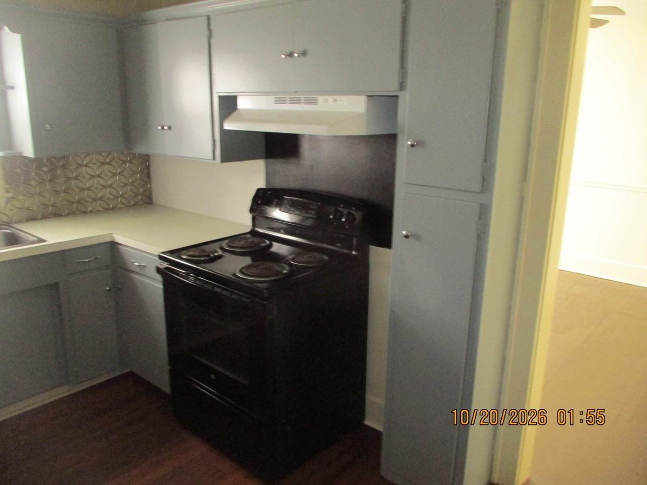 1212 10th Ave - Photo 3 of 10