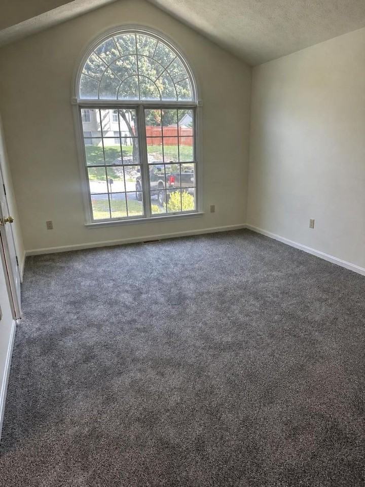 23 Pine Cone Dr - Photo 3 of 12