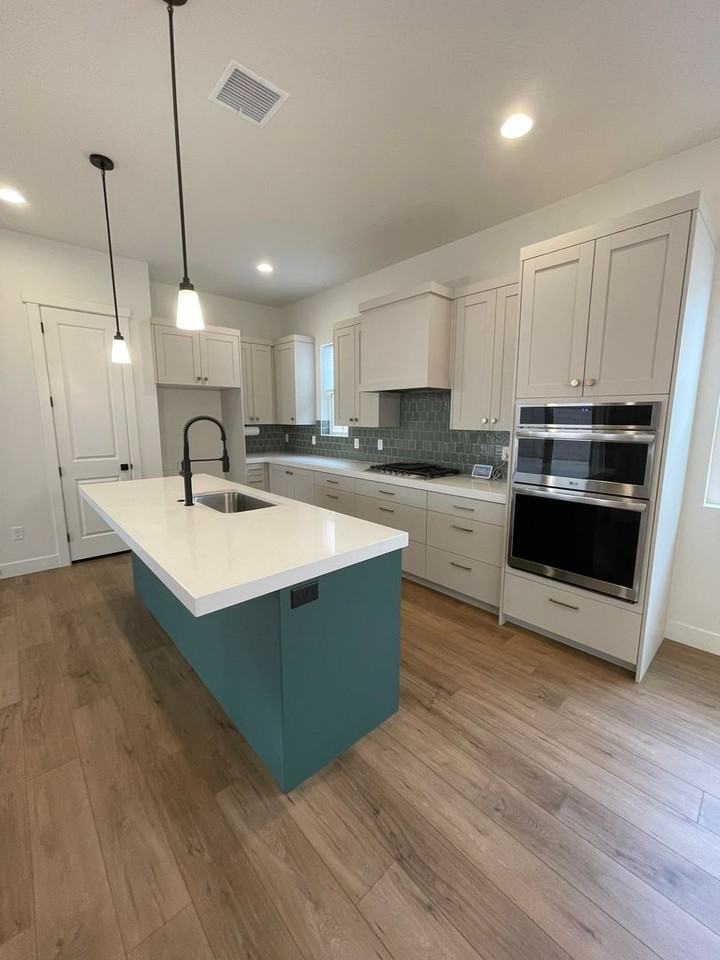 663 W Green Mountain Dr - Photo 2 of 50