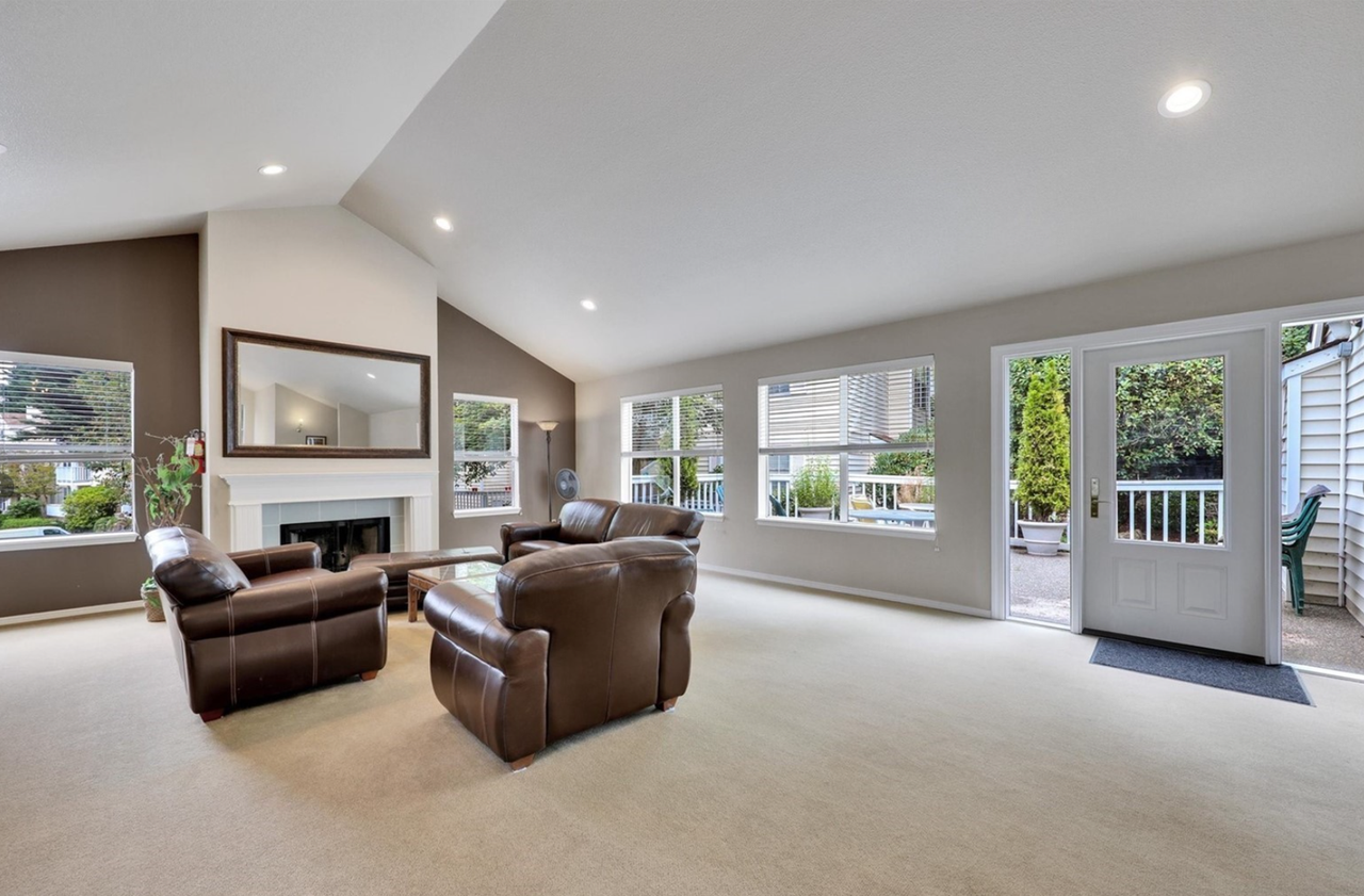 2540 118th Ave Se #202 - Photo 4 of 19