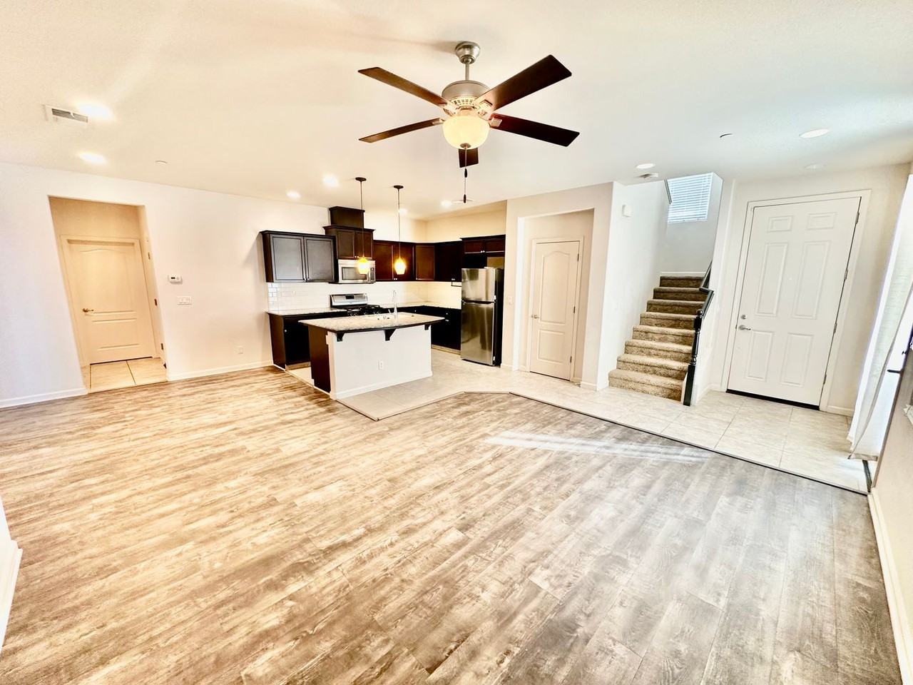 3236 Monterosa Ln - Photo 4 of 34