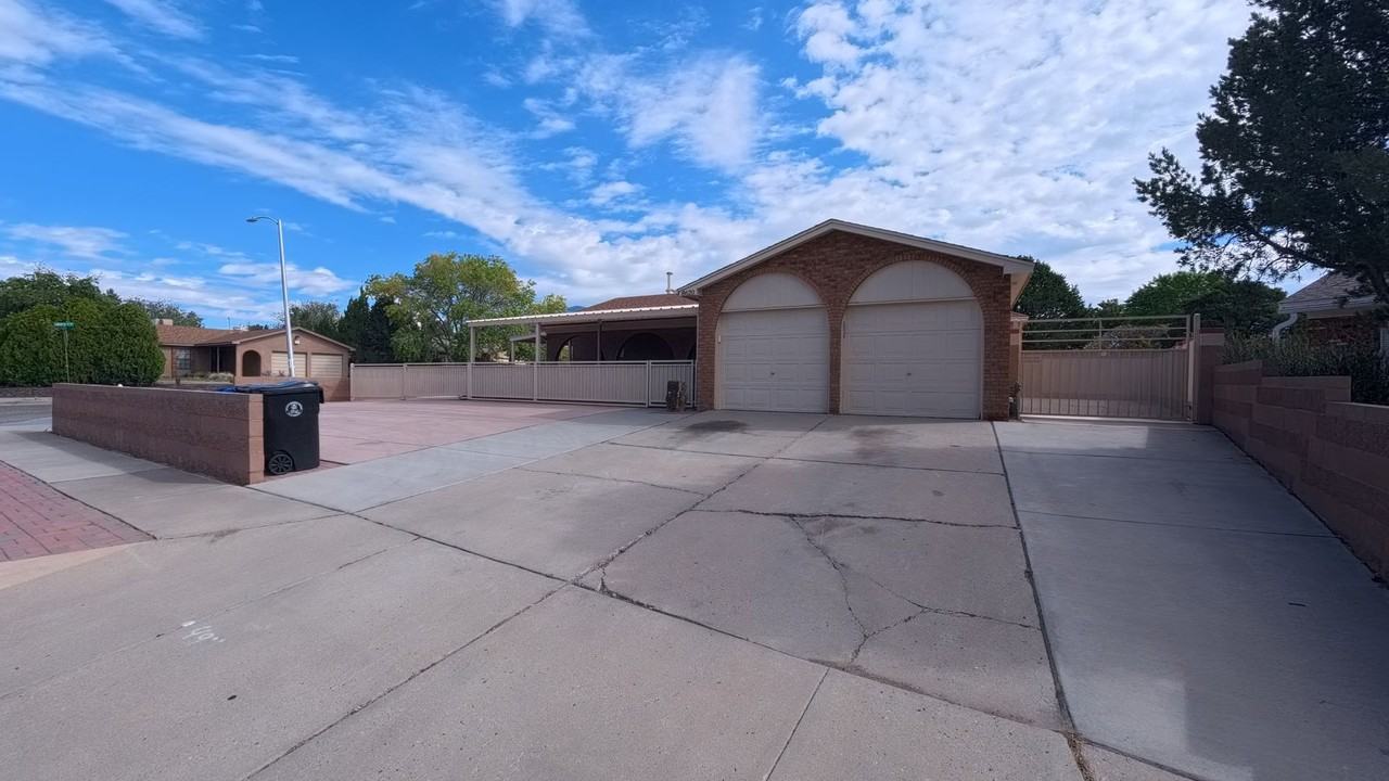 8620 Liberty Dr Ne - Photo 2 of 25