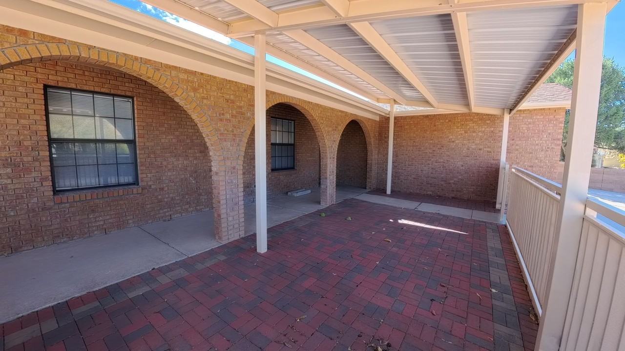 8620 Liberty Dr Ne - Photo 3 of 25
