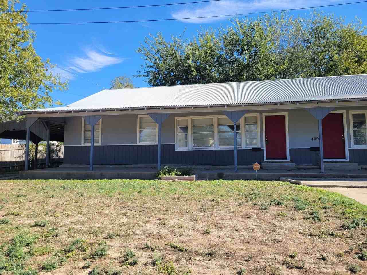 402 Pfeil St - Photo 3 of 24