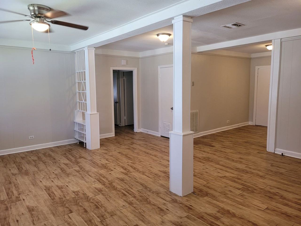 402 Pfeil St - Photo 6 of 24