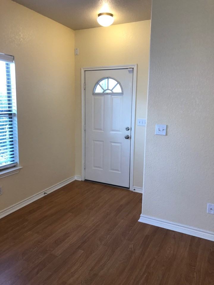 113 Sendero Dr - Photo 3 of 19