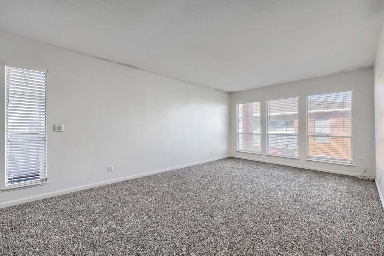 2838 Loveland Dr #1618 - Photo 4 of 19