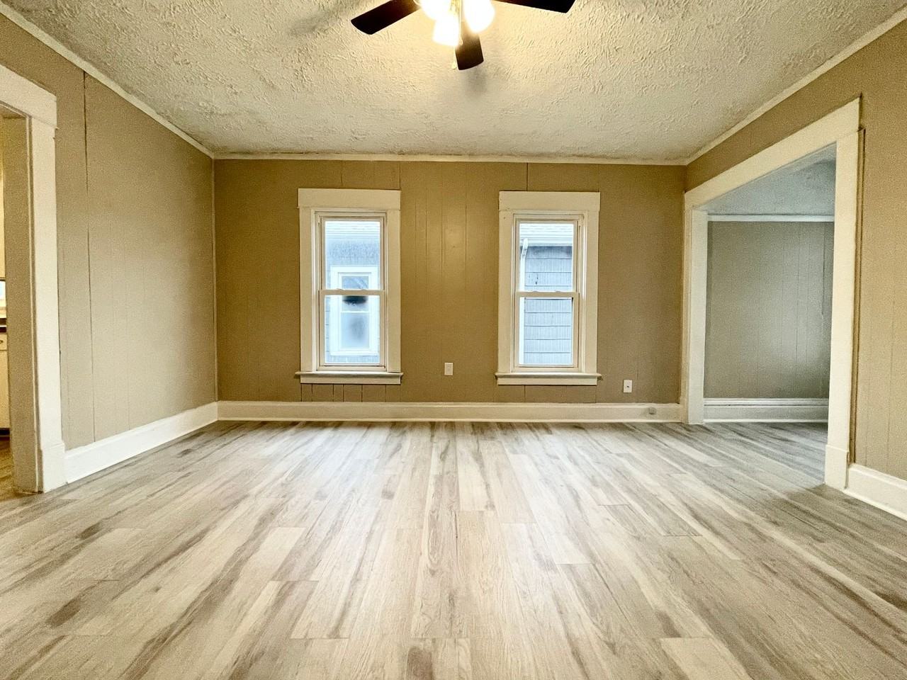 704 W 26th St - Photo 4 of 13