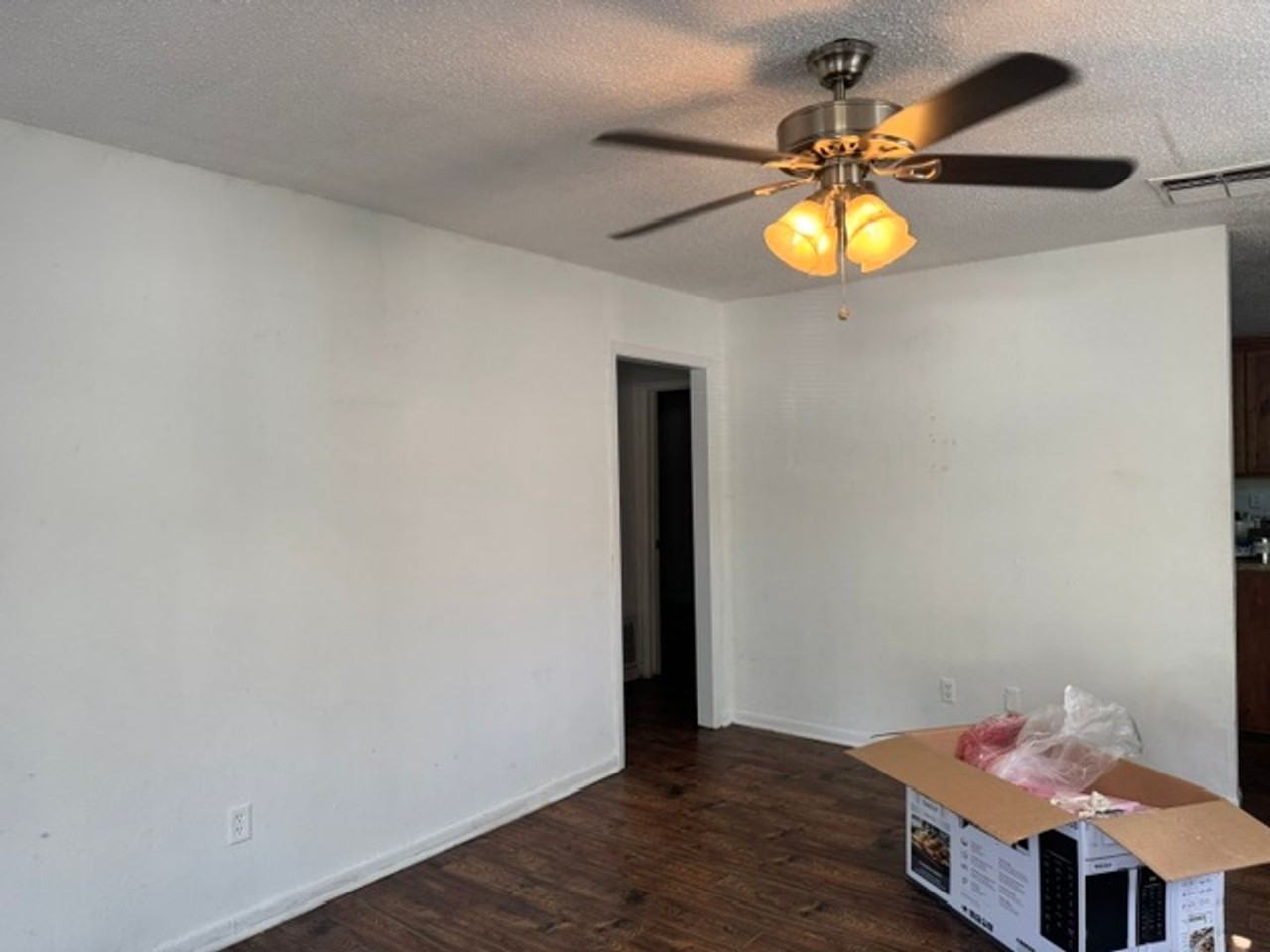 412 Rockwood Ln - Photo 2 of 10