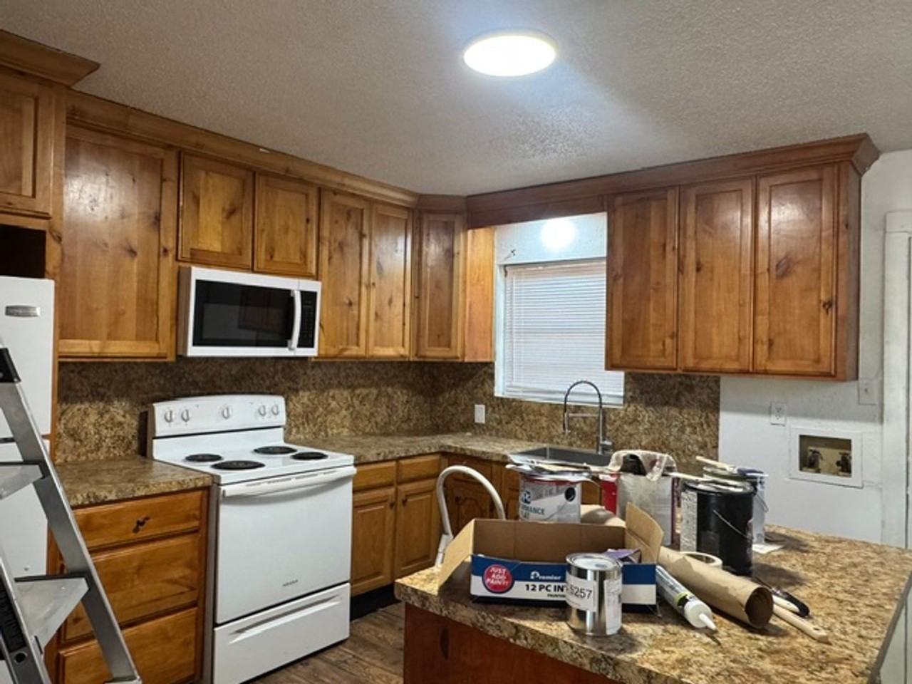 412 Rockwood Ln - Photo 4 of 10