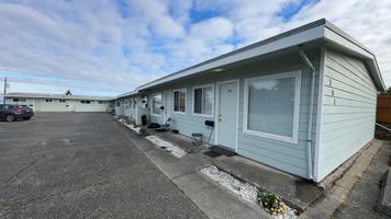 featured image of 301 E Vashon Ave