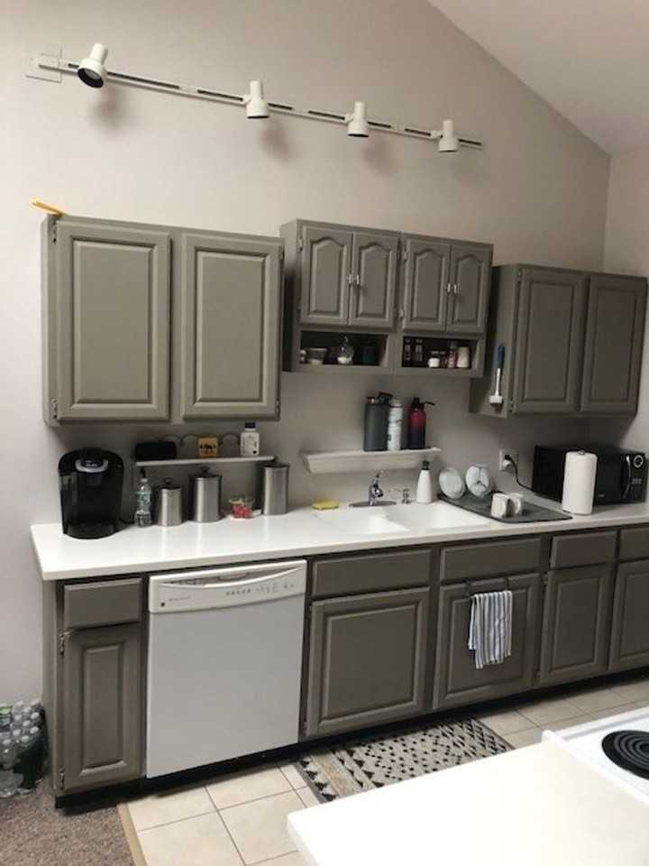 152 Mckeen St - Photo 4 of 18