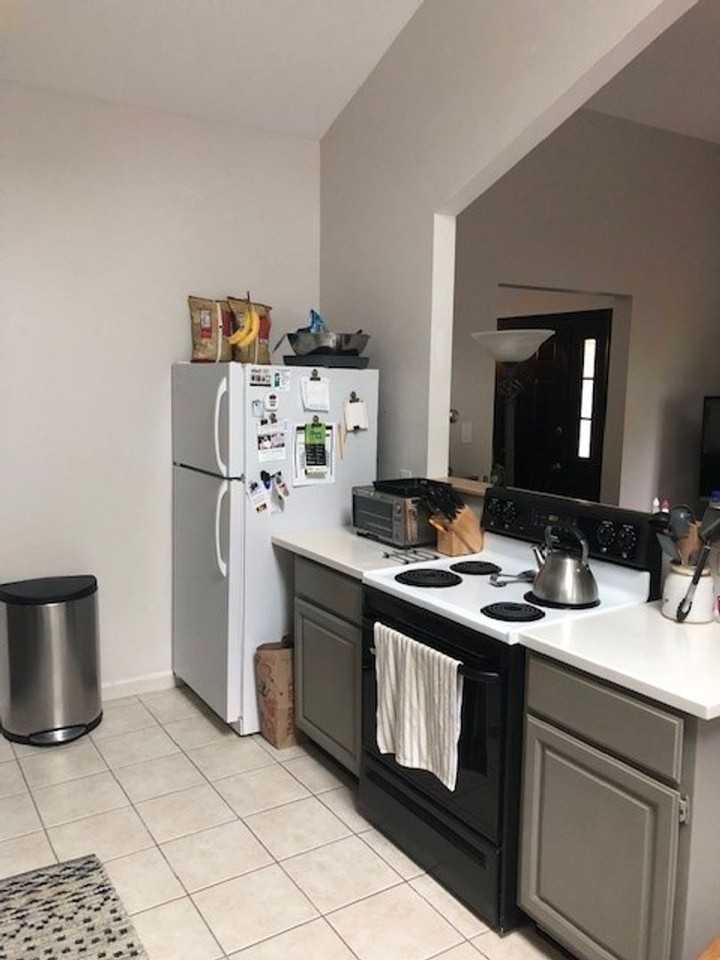 152 Mckeen St - Photo 5 of 18