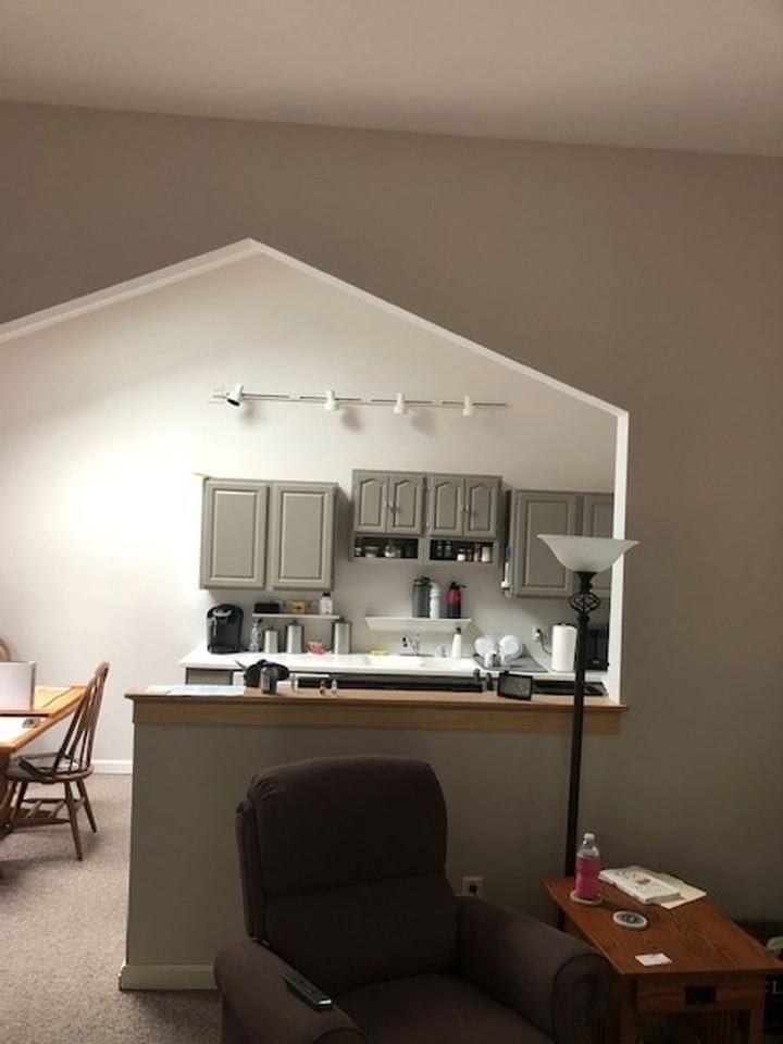 152 Mckeen St - Photo 7 of 18