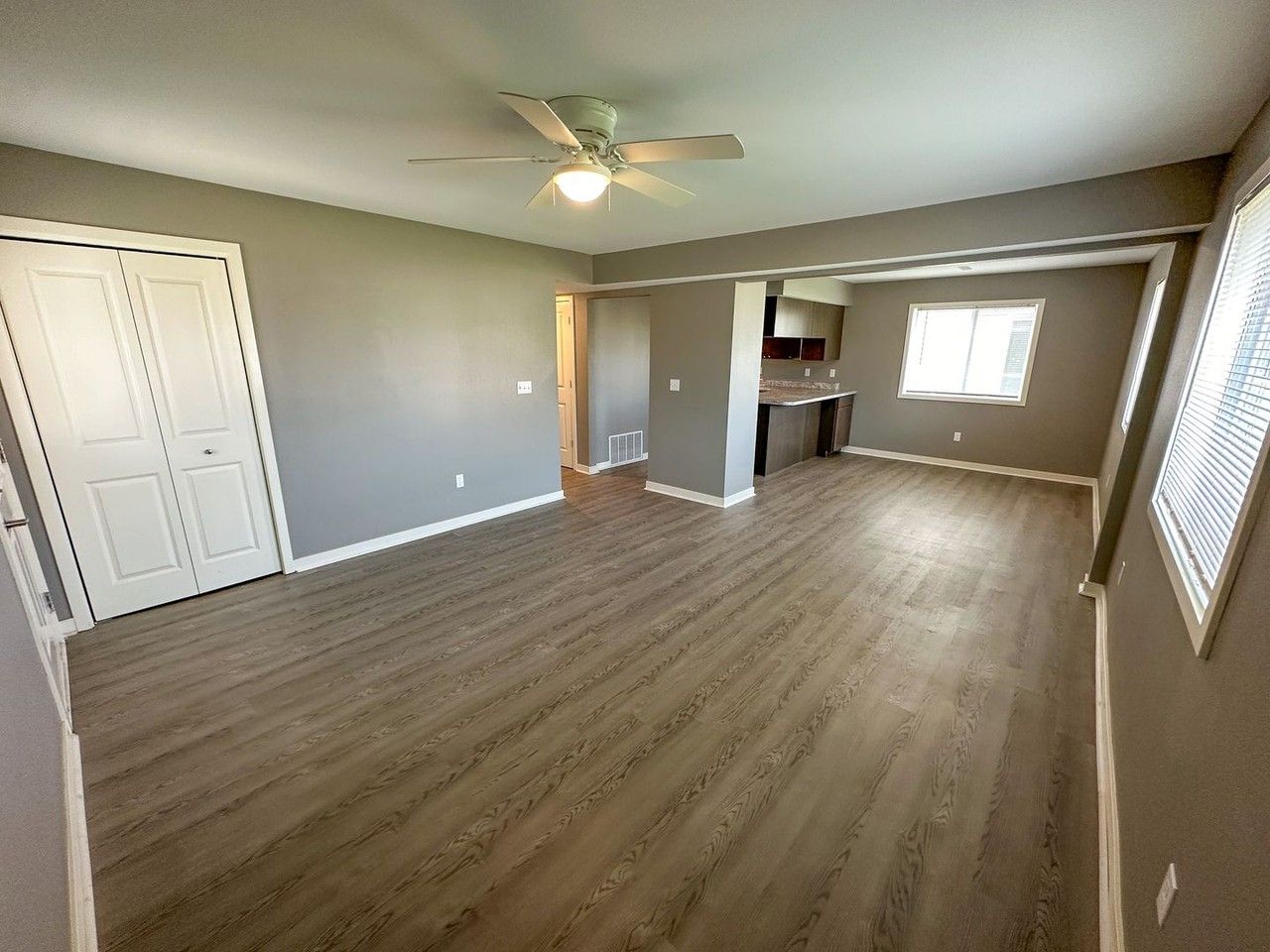 218 S Dakota Ave - Photo 4 of 26