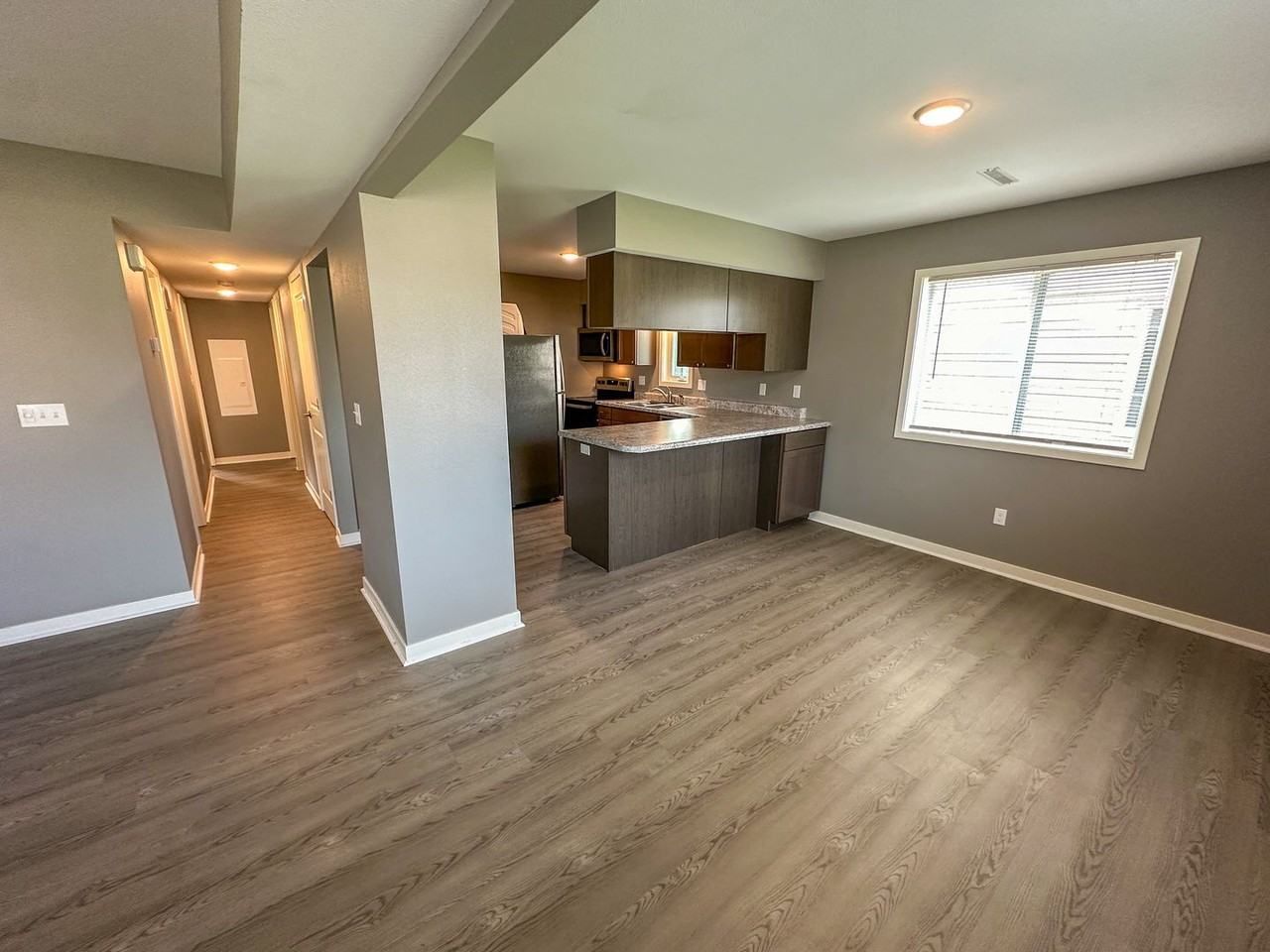 218 S Dakota Ave - Photo 5 of 26