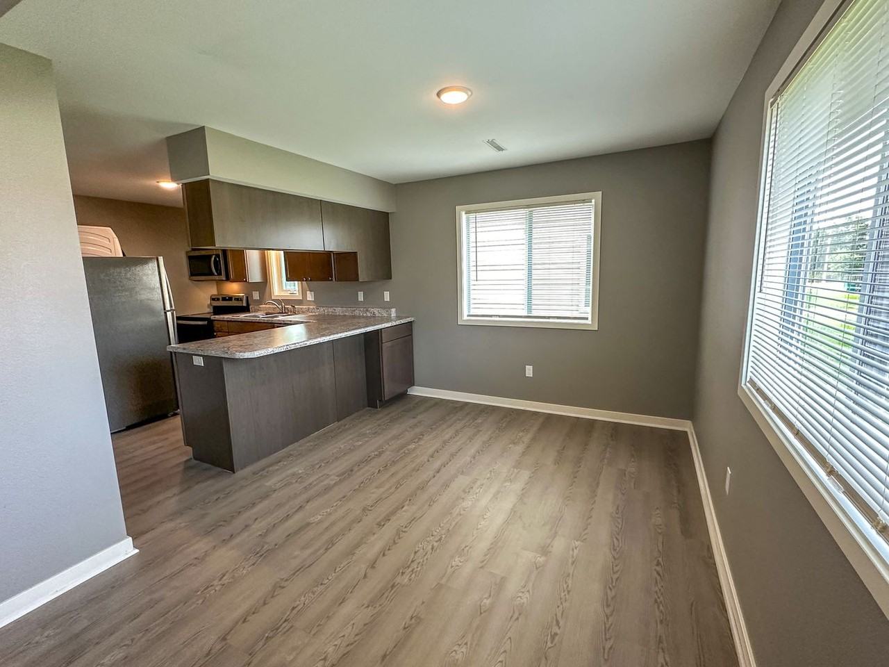 218 S Dakota Ave - Photo 6 of 26