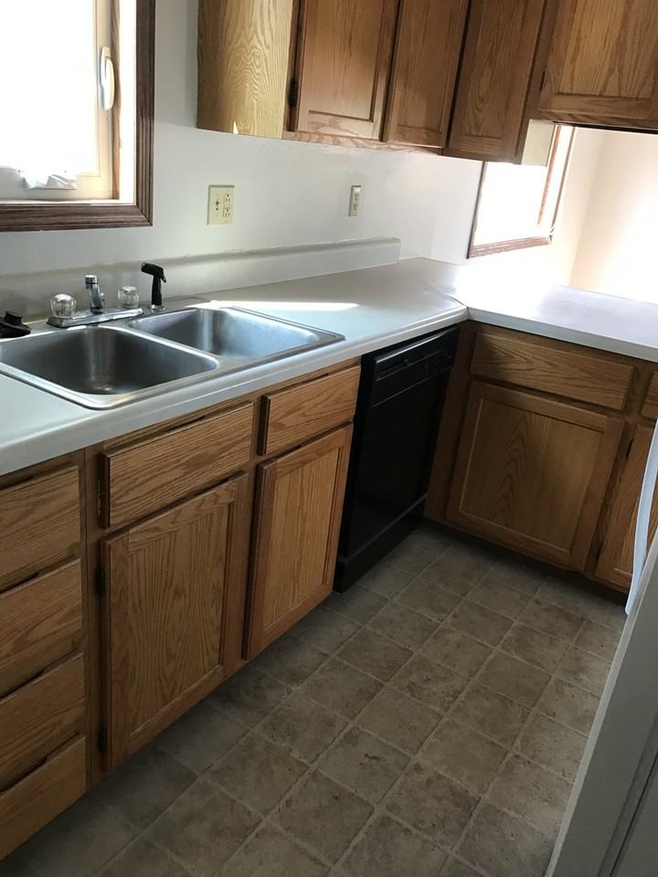 220 S Dakota Ave - Photo 3 of 7