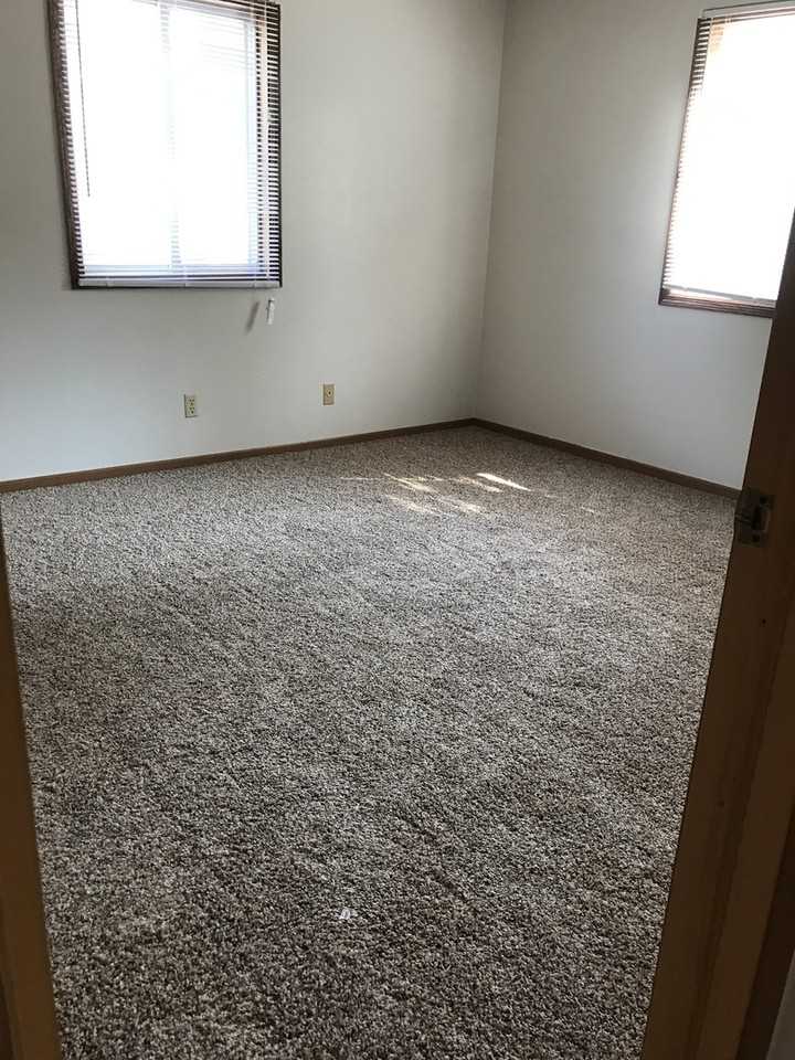 220 S Dakota Ave - Photo 5 of 7