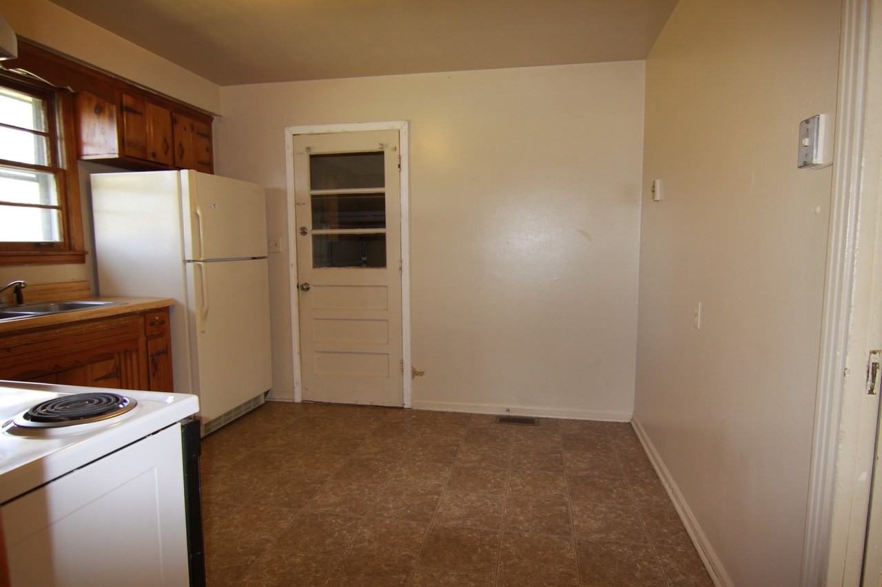 4 Hillsboro Rd - Photo 6 of 19