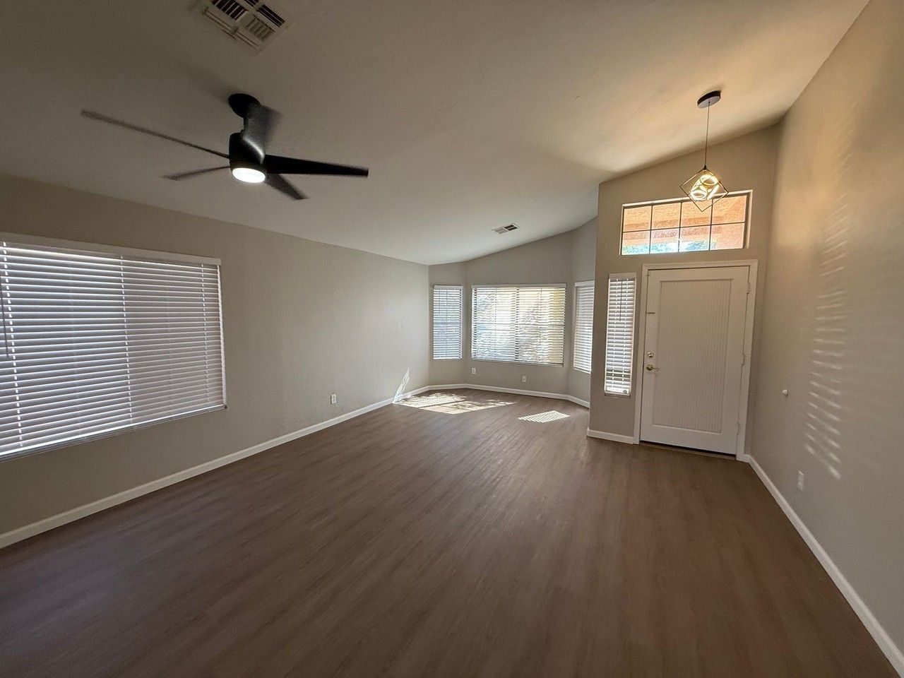 8708 E Portobello Ave - Photo 5 of 22