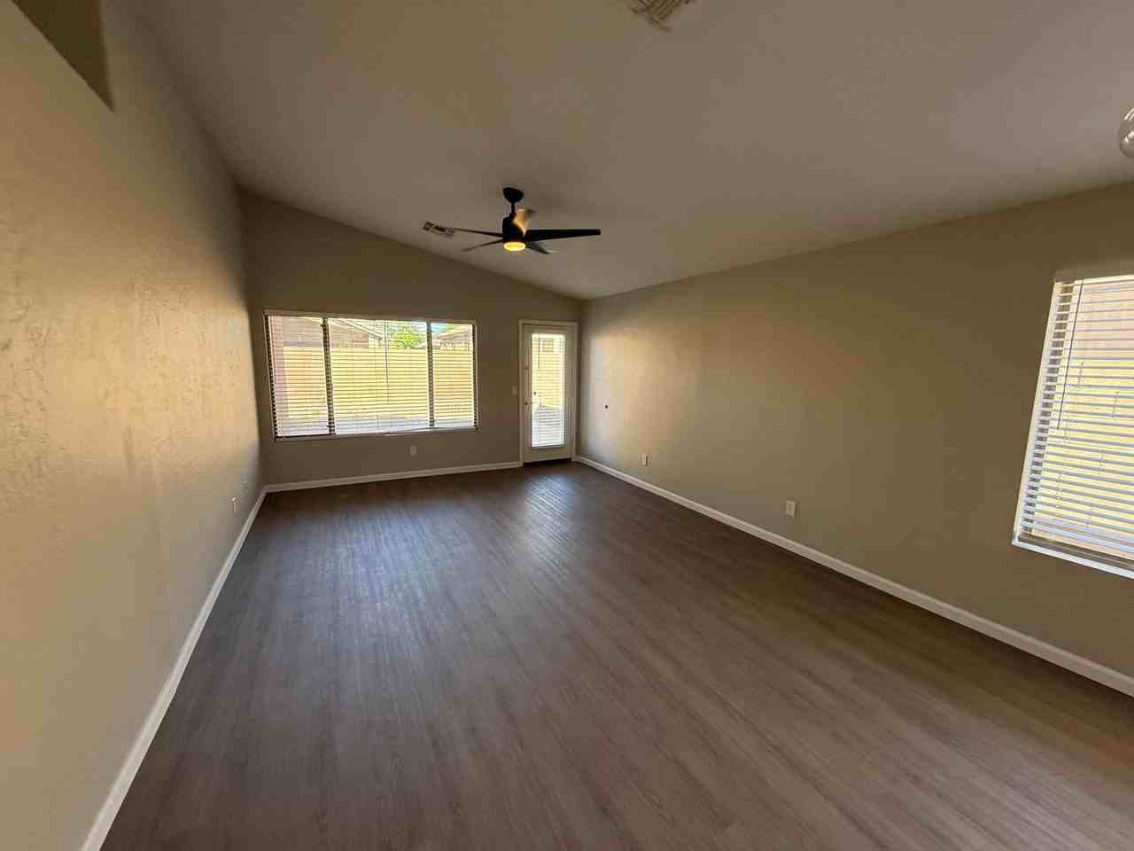 8708 E Portobello Ave - Photo 7 of 22