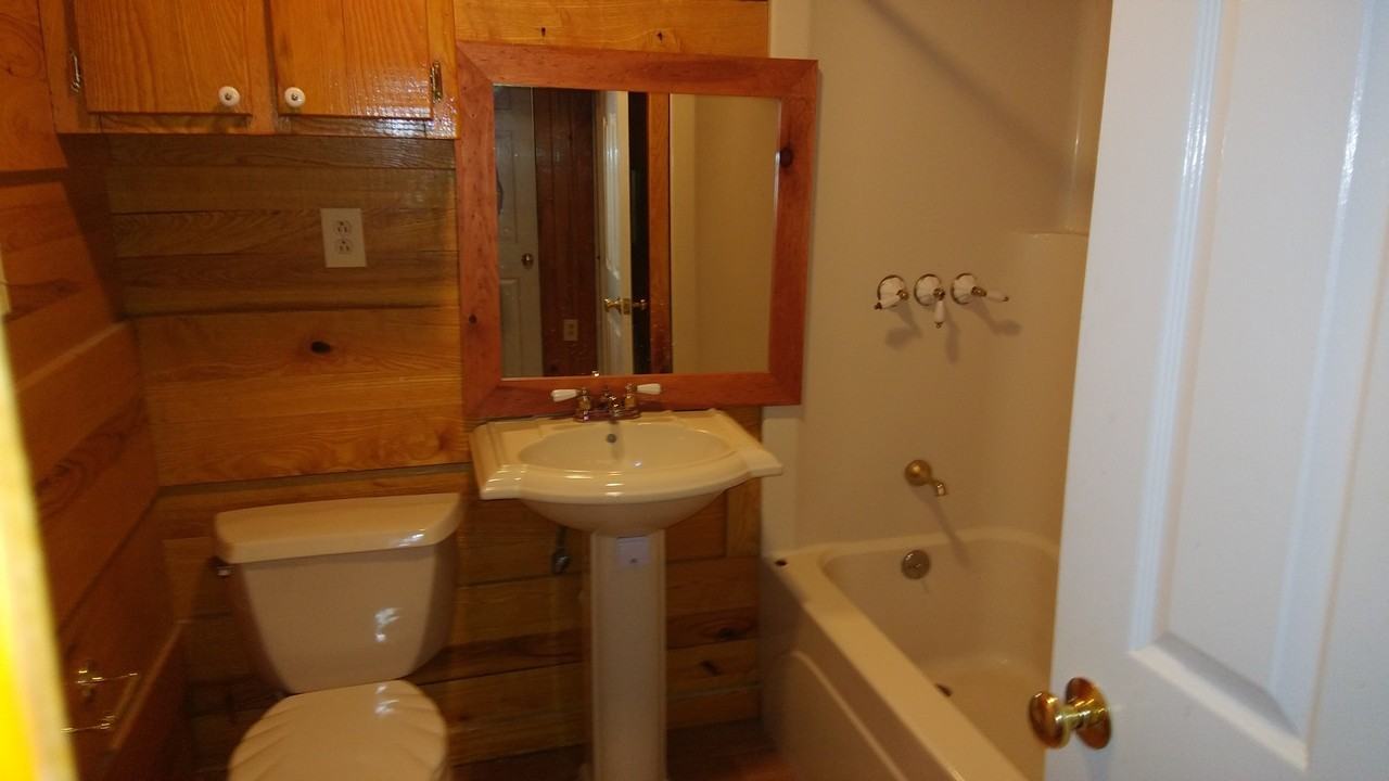 263 Green Dr - Photo 5 of 9