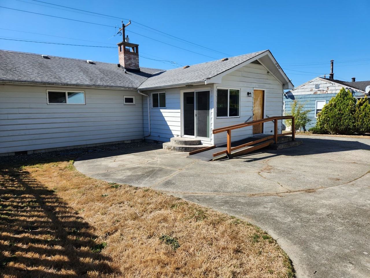 222 Lebo Blvd - Photo 2 of 29
