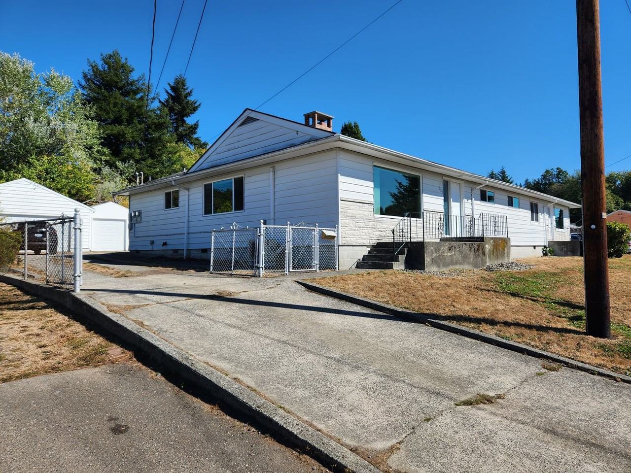222 Lebo Blvd - Photo 4 of 29